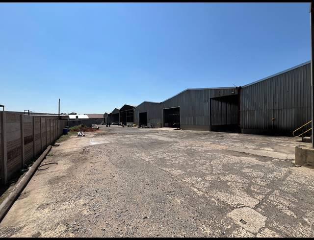 9,300M² WAREHOUSE FOR SALE IN VULCANIA